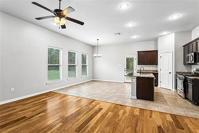 525 Oakley Blvd — Photo 6