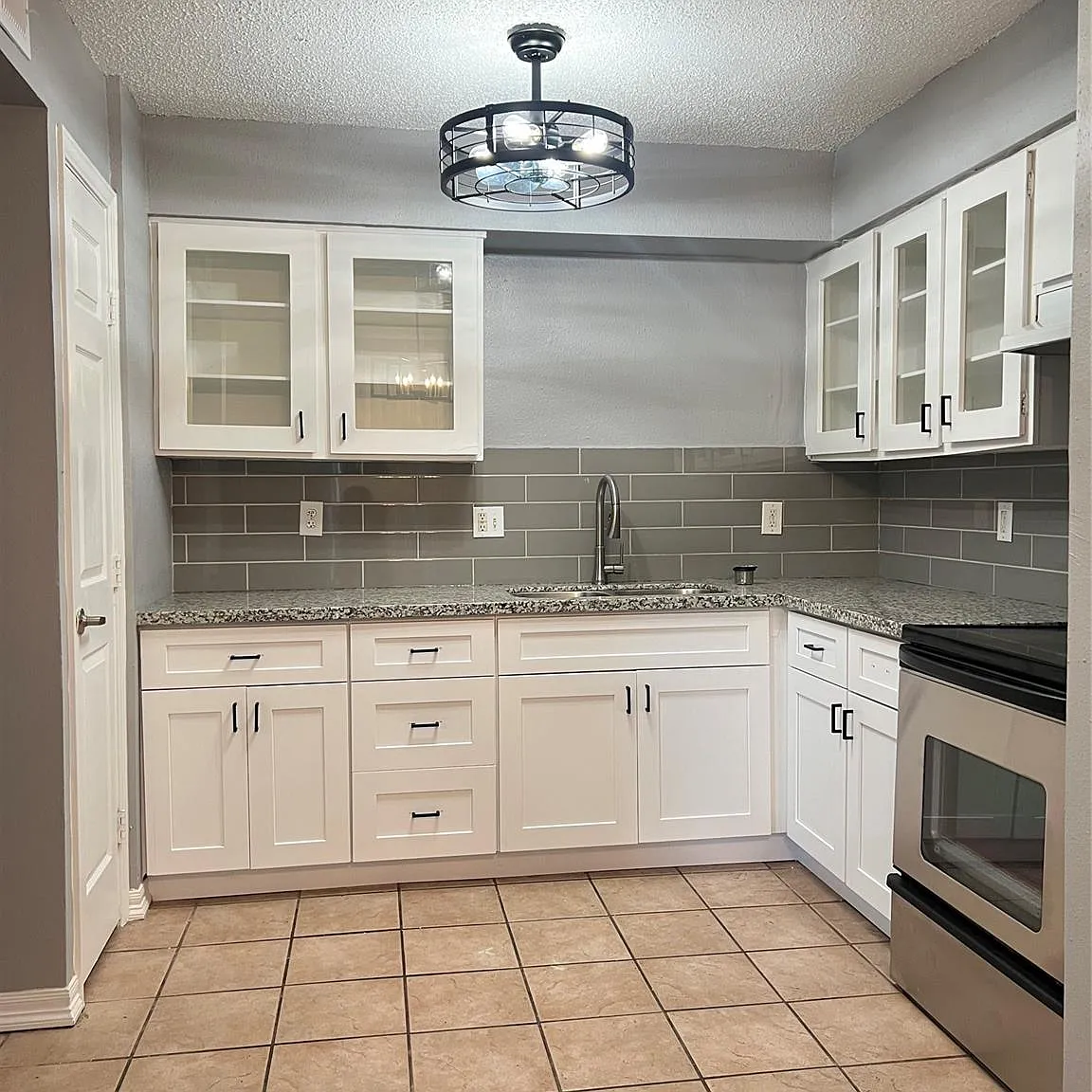 3 bed, 2.5 bath, 1200 sqft, $1,350 — Photo 3