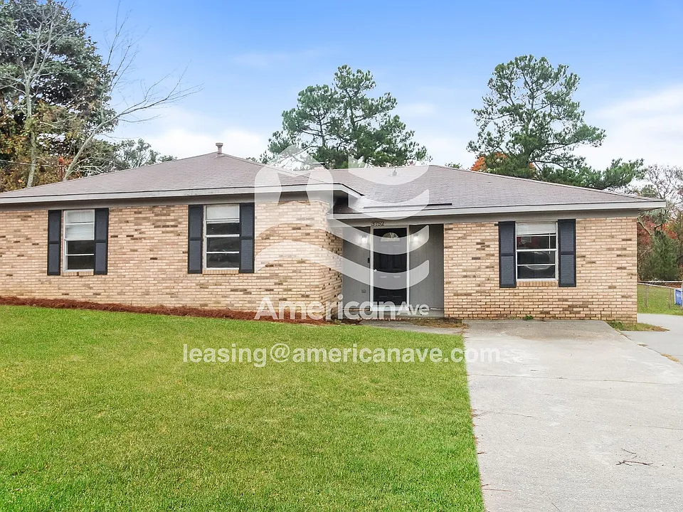 3752 Fairington Dr