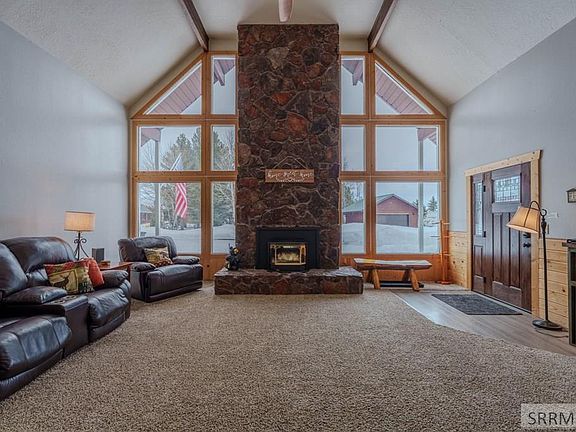 3rd image of 4214 Shoshone Rd