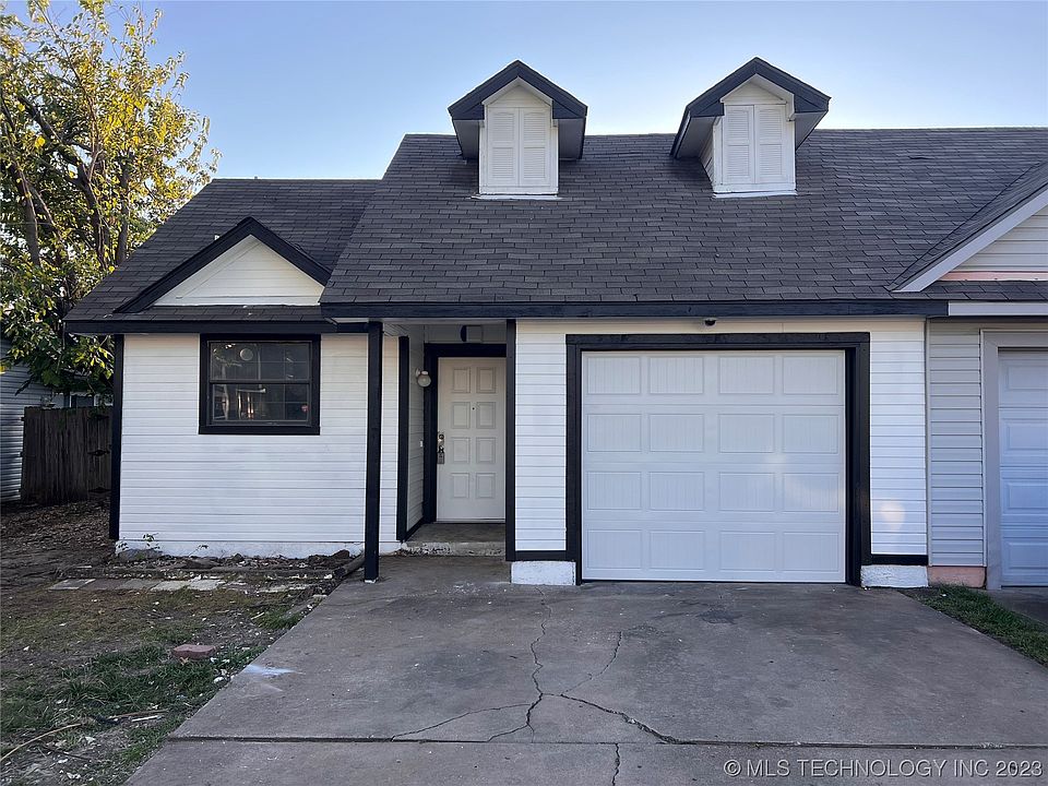 1st image of 1407 S 112th Avenue