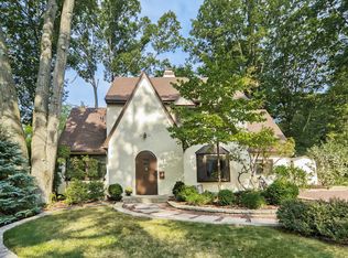 351 Morris Ave, Mountain Lakes, NJ 07046