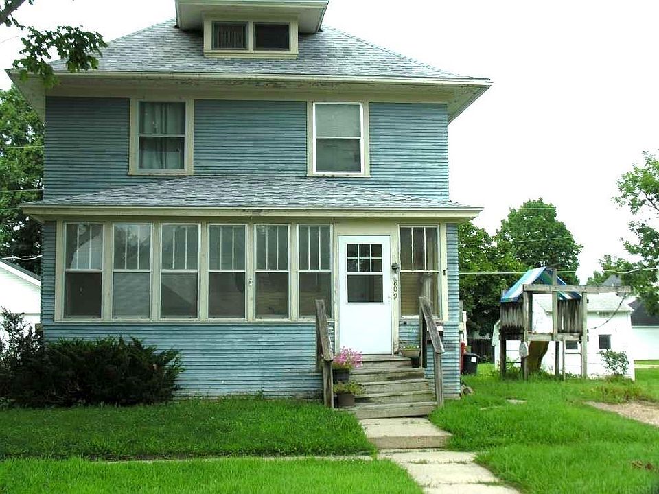 2nd image of 809 Mechanic St