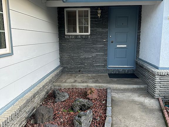 3rd image of 866 Royal Green Ave