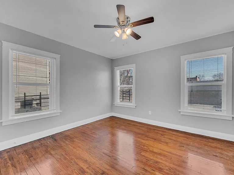 4215-4221 Harrison St — Photo 30