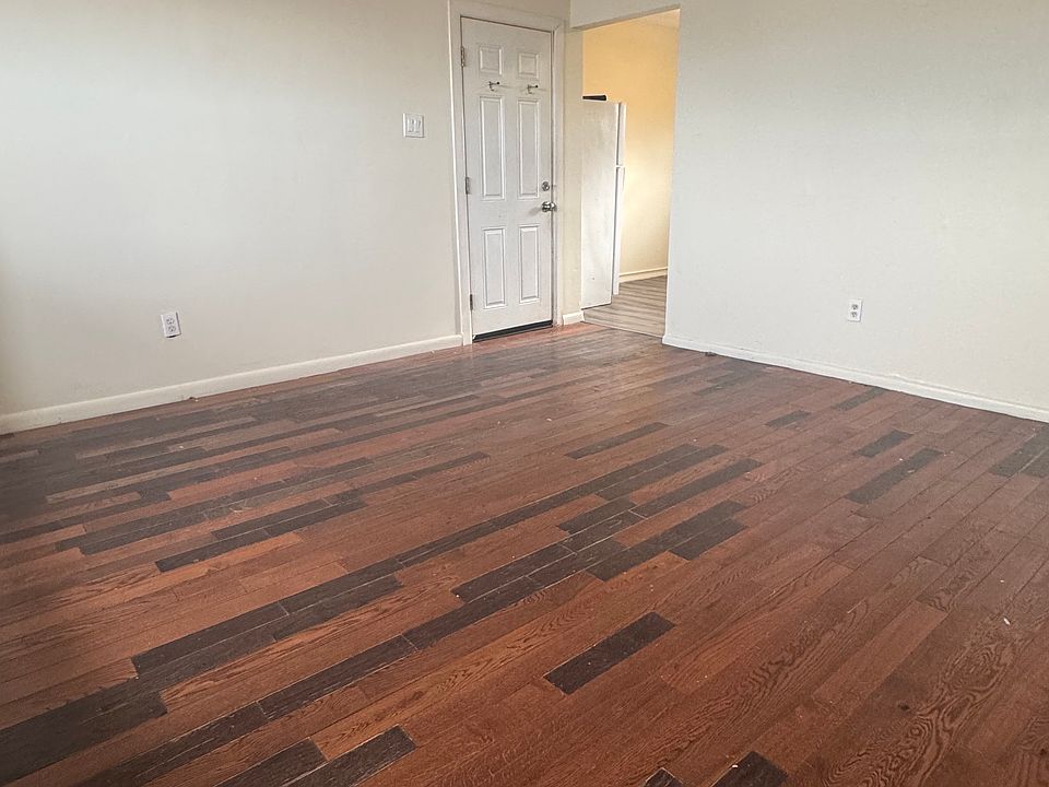 1st image of 209 Narberth Ave #B