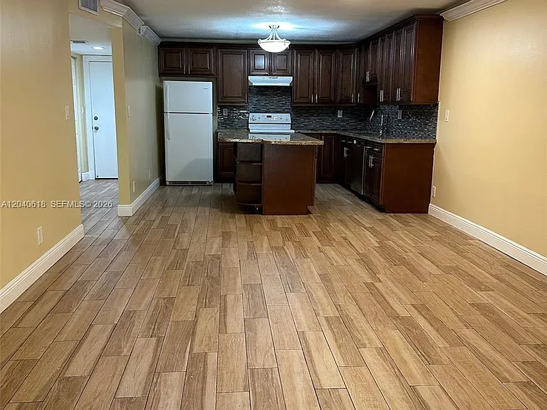 4114 NW 88th Ave #102 — Photo 6
