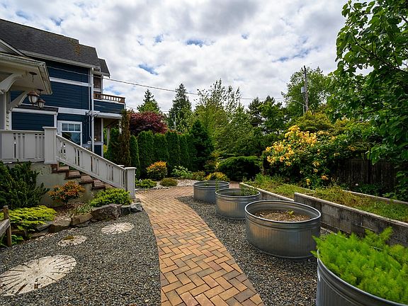 4th image of 8334 32nd Ave NW