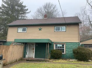 72 Roby St, Adena, OH 43901