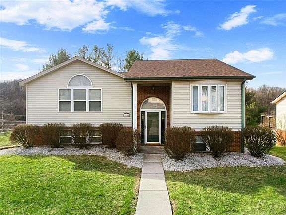3rd image of 1030 George Edward Via