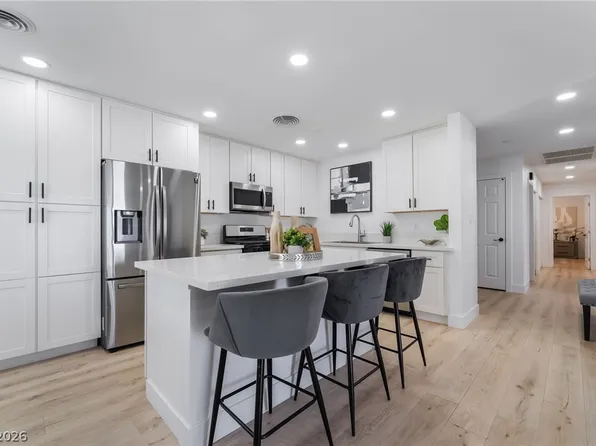 431 Scenic Dr, Henderson, NV 89002