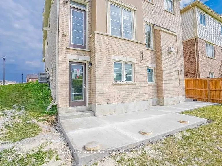 1040 Foxtail Cres #BASEMENT — Photo 4