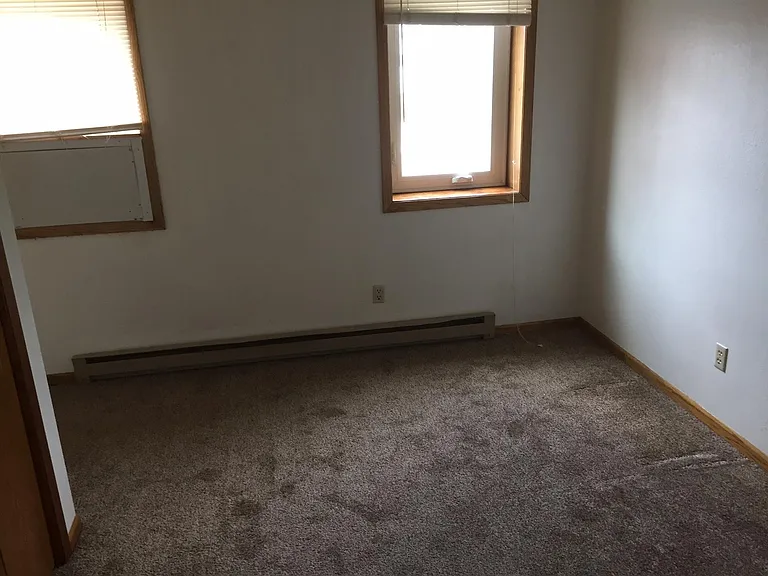 403 N Riverfront Dr #B — Photo 5