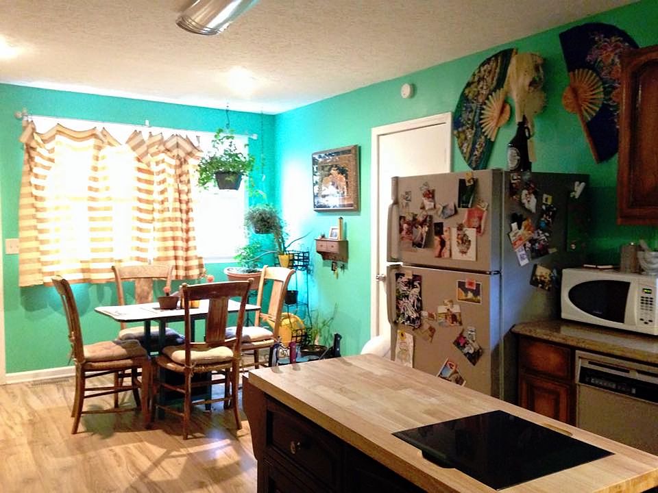 1st image of 2542 Bethwood Dr