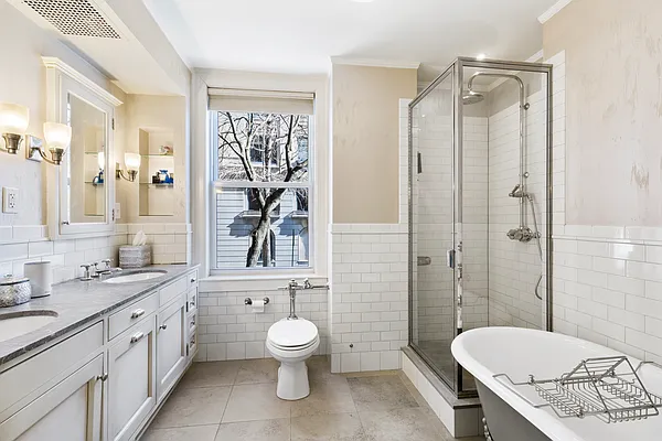 Sold by Compass | media 5