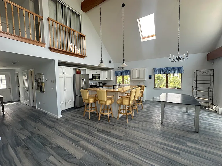 204 Nubble Rd — Photo 4