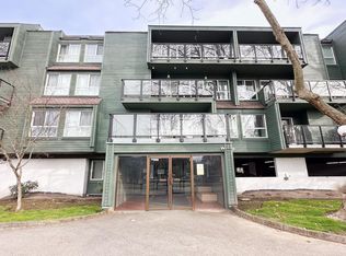 8591 Westminster Hwy #307, Richmond, BC V6X 3E2