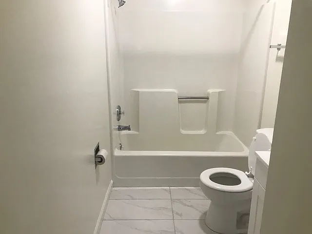 2 bed, 750 sqft, $900 — Photo 2