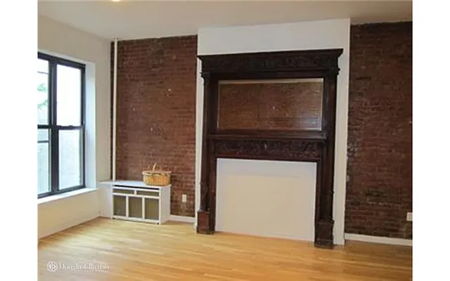 Rented by Douglas Elliman | media 10