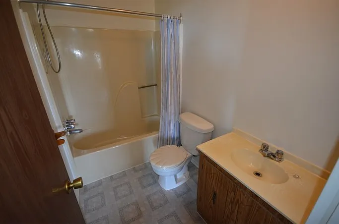 1016 Arthur St #1B — Photo 7