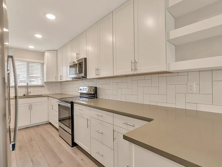 1641 S Sherman St — Photo 3