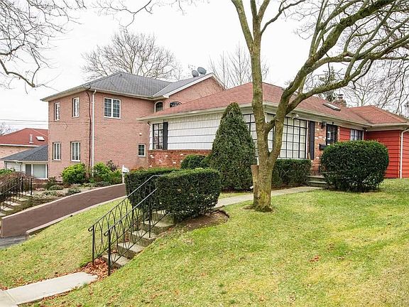3rd image of 54-18 Browvale Ln
