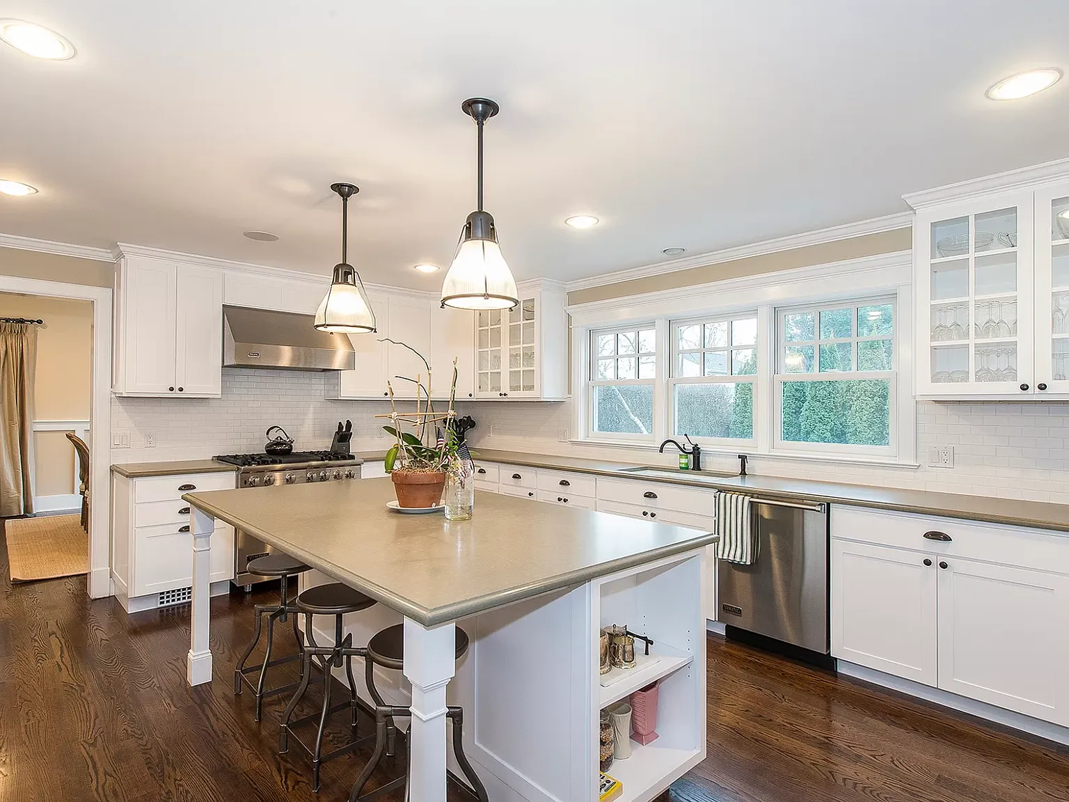 4 Bedroom Village Rental — Photo 3