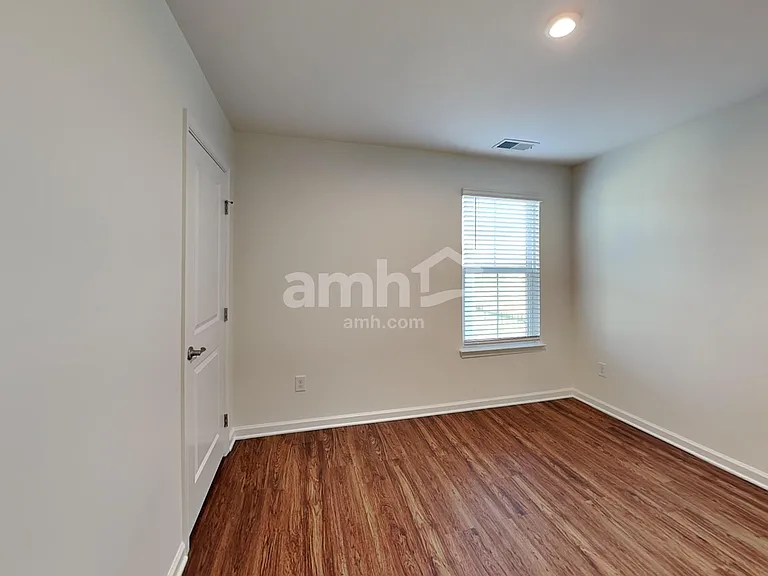 548 Larragan Dr — Photo 20