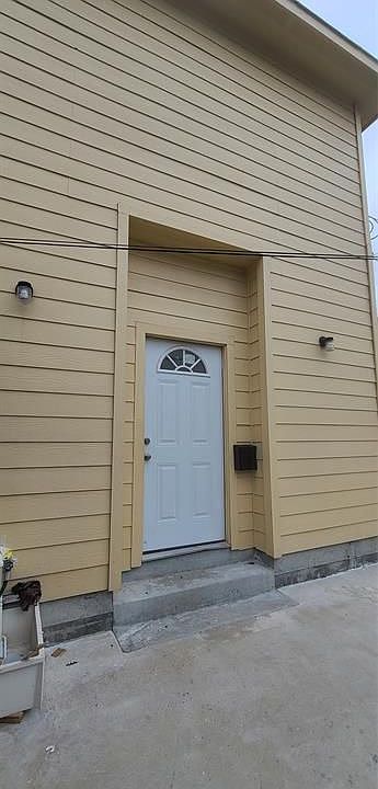 1st image of 8214 Saylynn Ln #B