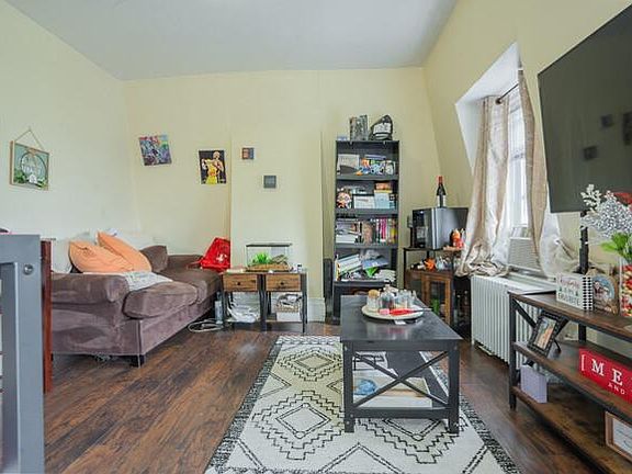 2nd image of 237 Palisade Ave Floor 3