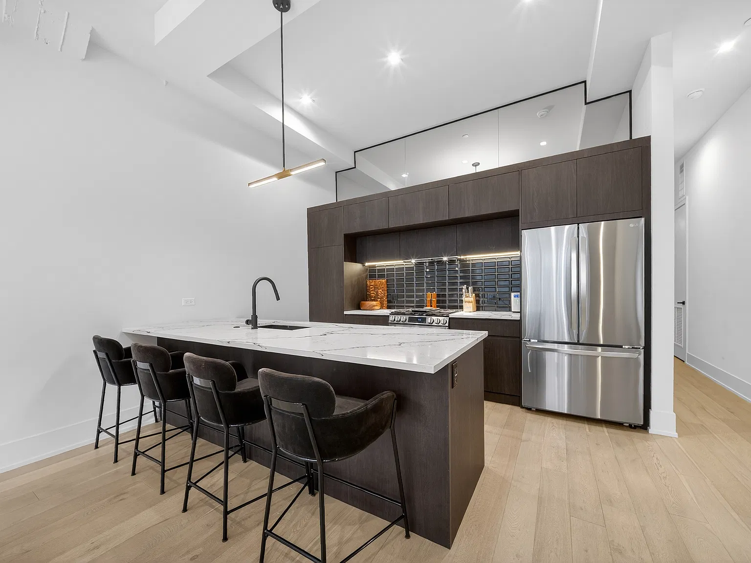 2 bed, 1100 sqft, $4,495 — Photo 4