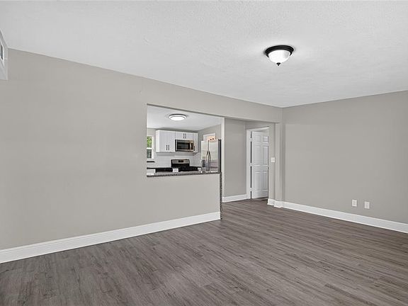 4th image of 2390 29th St NW