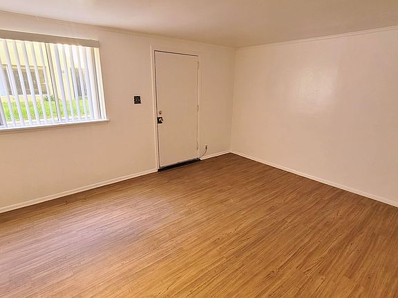 4th image of 2114 Washington Ave APT 6