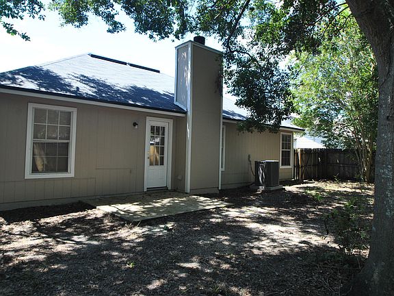 3rd image of 6527 Lacey Ct