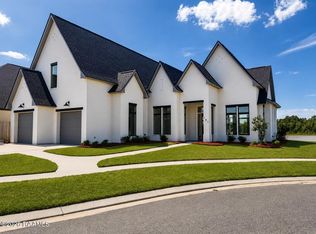 107 Sugar Cane Palm Cir, Broussard, LA 70518