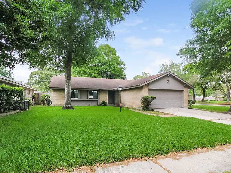 5327 Enchanted Timbers Dr — Photo 2
