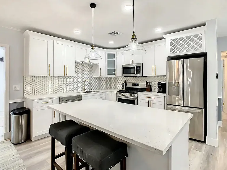 Viewtop Dr — Photo 9