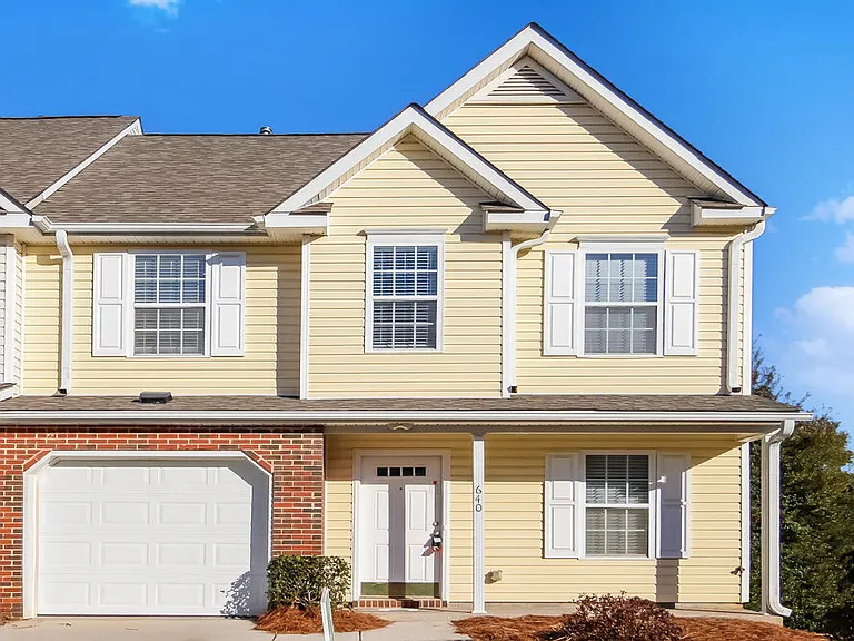 640 Piermont Ct — Photo 1