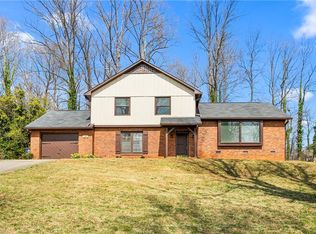 5109 Coltsfoot Rd, Greensboro, NC 27455