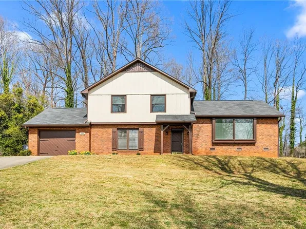 5109 Coltsfoot Rd, Greensboro, NC 27455