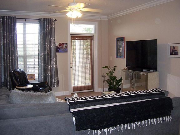 4th image of 159 Brooks St Unit 203