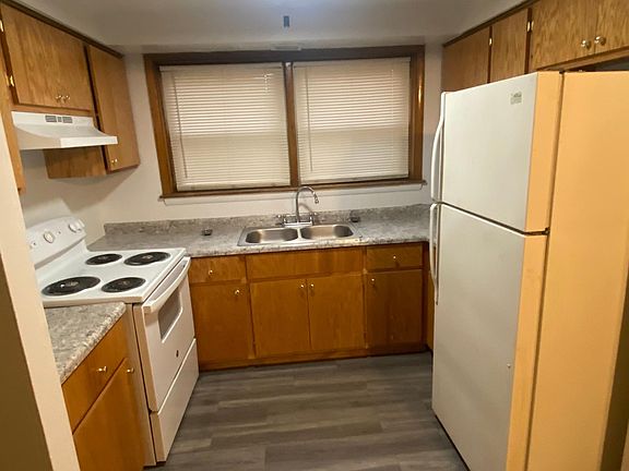2nd image of 121 167th St #16