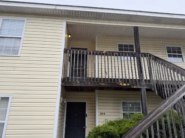 101 Hall St #224, Hinesville, GA 31313