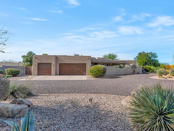 4th image of 7 W DESERT HILLS Drive