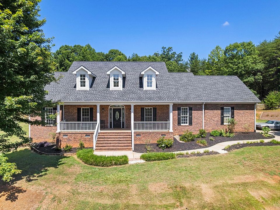 1st image of 956 Laurelwood Way