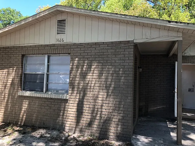 3 bed, 1100 sqft, $1,900 — Photo 2