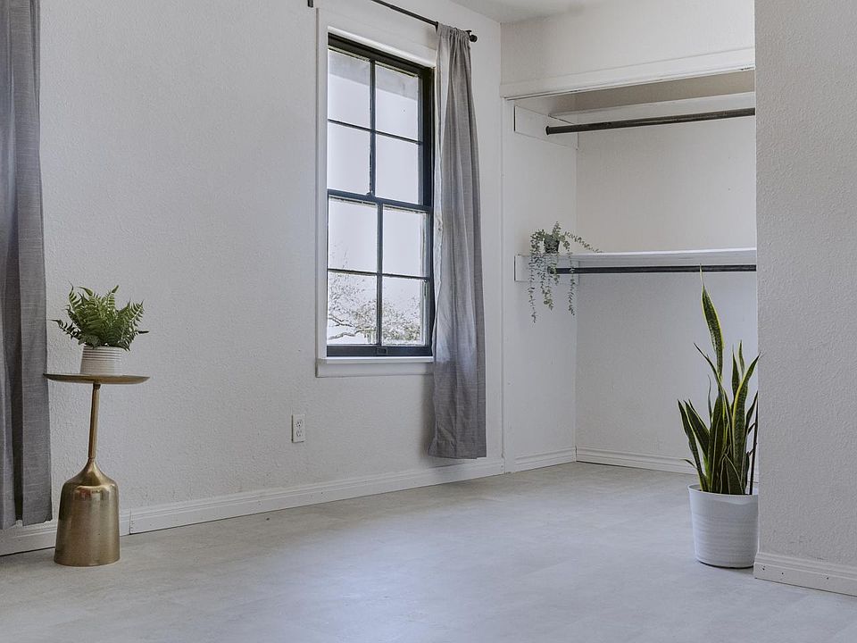 1st image of 248 Senisa Dr #2