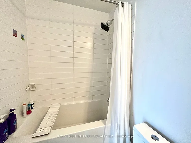 181 Dundas St E #3610 — Photo 11