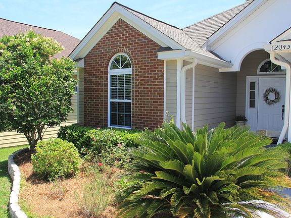 4th image of 2043 Sunny Dale Dr