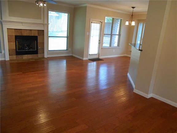 3rd image of 701 Parkhaven Dr